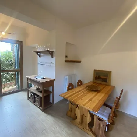 2 Tuscan Seafront With Private Access To Sea