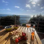 Tuscan Seafront With Private Access To Sea דירה