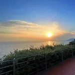 Tuscan Seafront With Private Access To Sea דירה *