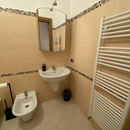 2 Tuscan Seafront With Private Access To Sea *