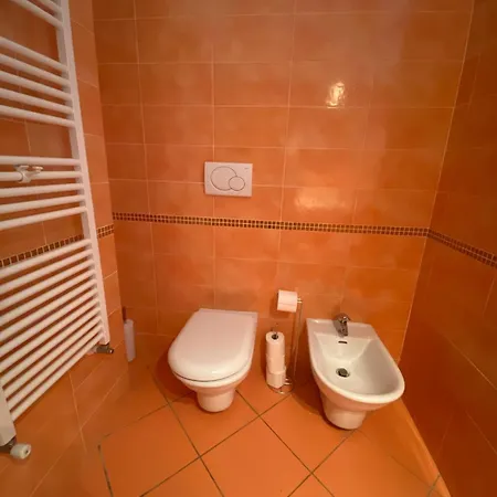 2 Tuscan Seafront With Private Access To Sea *