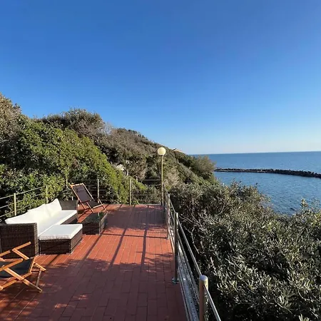 2 Tuscan Seafront With Private Access To Sea *