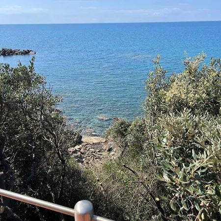 2 Tuscan Seafront With Private Access To Sea アパート カスティリョンチェッロ