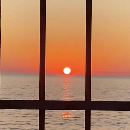 Tuscan Seafront With Private Access To Sea Lejlighed