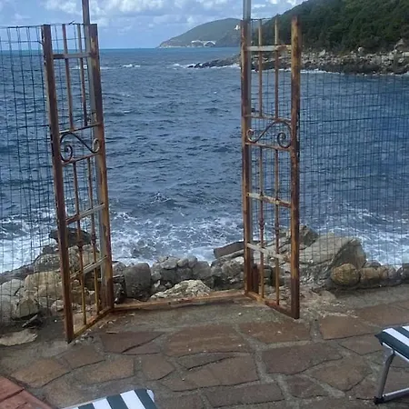 Lejlighed Tuscan Seafront With Private Access To Sea
