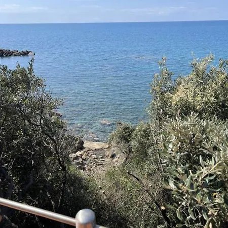 Tuscan Seafront With Private Access To Sea Lejlighed *